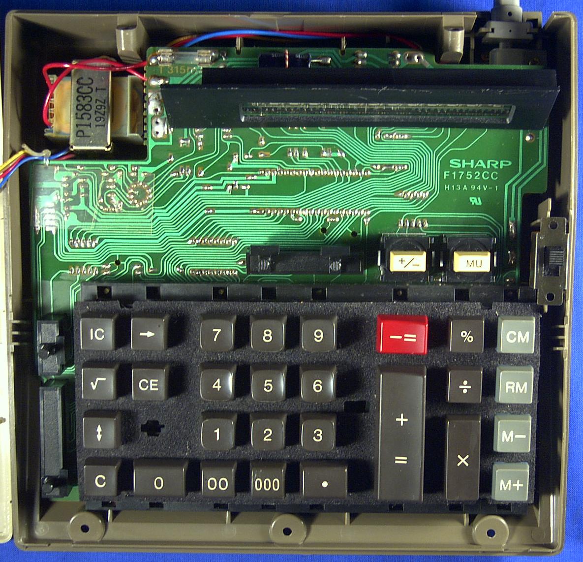 Sharp Compet CS-2116, innen