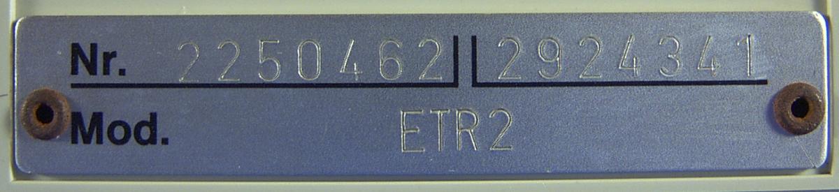 Typenschild eines ETR 2, Erzeugnis 2250462
